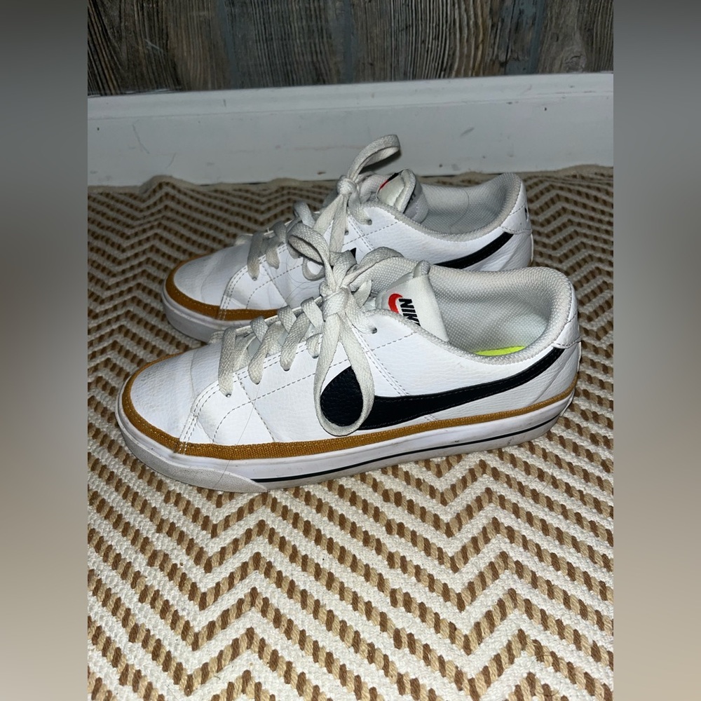 Nike white court legacy next nature size 7 women’s trainer sneakers